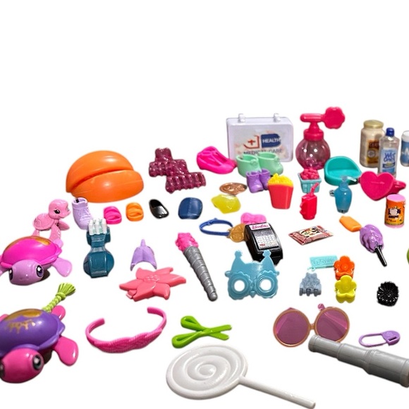 Random Doll accessories - Picture 3 of 3